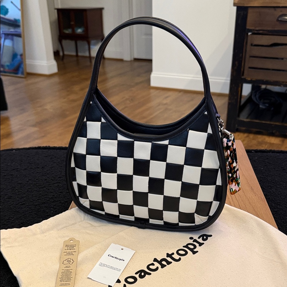 💯 Authentic Coach Black and White Checkered Women's Leather Bag. Coachtopia - Picture 3 of 14